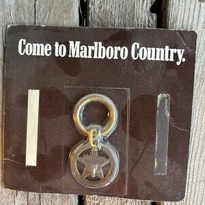 Marlboro Silver and Black Star Keychain